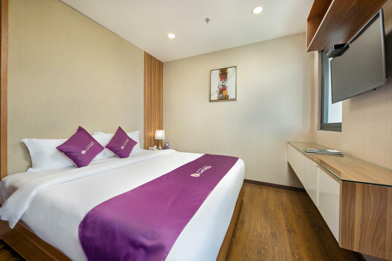 Lavender Riverside Hotel Da Nang Exteriör bild